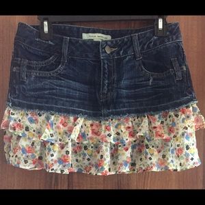 Adorable Forever 21 Jean Flowered Mini Skirt Med!